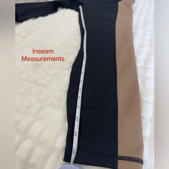 Women’s Fabletics Black and Tan Leggings. L. - Picture 5 of 8